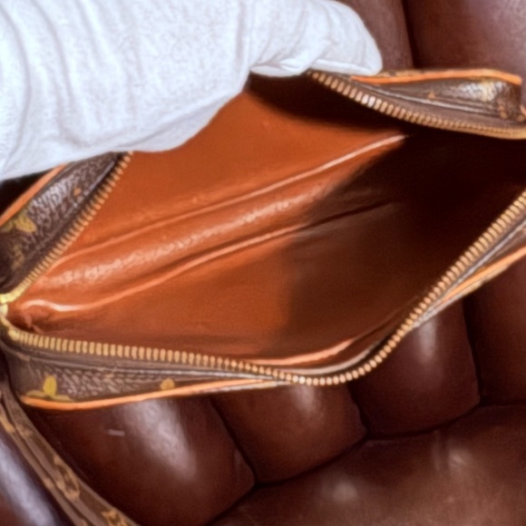 Louis Vuitton Marly Dragonne Clutch EUC - Picture 6 of 7